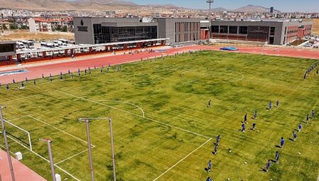 Başkan Altay ve Başkan Pekyatırmacı Selçuklu Belediyesi Sporcu Seçme ve Yetiştirme Merkezi’nde
