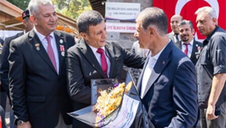 Başkan Tugay, şehit aileleri ve gazilerle buluştu