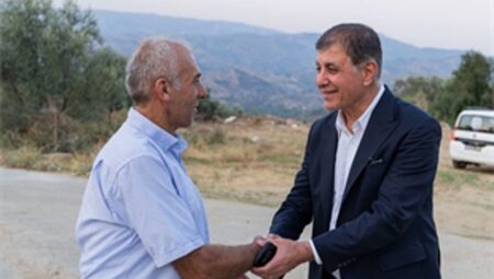 Başkan Tugay sözünü tuttu: Beydağlı çiftçinin 30 yıllık su hasreti sona erdi