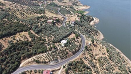 Beydağ’ın yıllardır beklediği yol hizmete açıldı