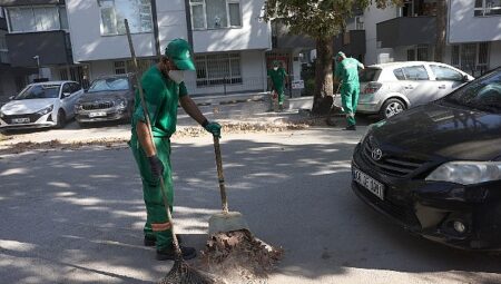 Çankaya’da temizlik mesaisi gece gündüz sürüyor