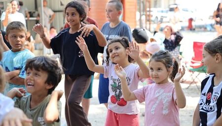 Çocuklar tatilin tadını eğlenceyle çıkardı