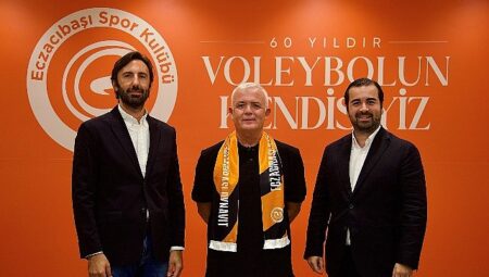 Eczacıbaşı’nın altyapısı 3 yıl daha Hüseyin Doğanyüz’e emanet