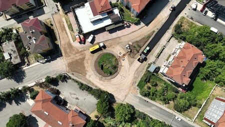 Gölcük’te Ergenekon Caddesi kavşağı yenileniyor