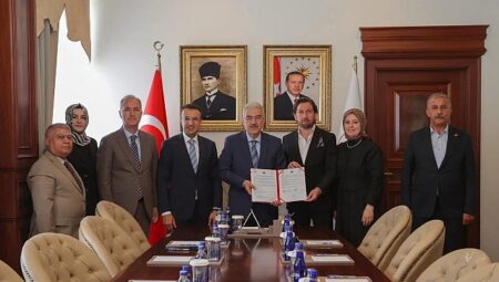 İnegöl’e 2 Yeni Aile Sağlığı Merkezi Yapımı İçin İmzalar Atıldı