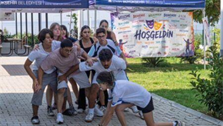 İzmir’de Avrupa Drama Buluşması: Gençler ortak hikâyeler yazıyor
