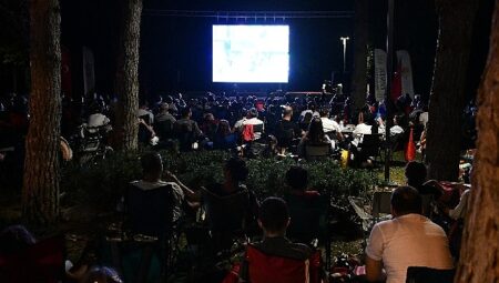 İznik’te Yazlık Sinema Sezon Finali Yaptı