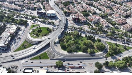 Konya Büyükşehir, Uluyayla ve Altıyol Üst Geçitlerinin Asfaltını Yeniledi