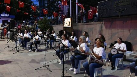 Malkara’da 30 Ağustos Zafer Bayramı Fener Alayı Coşkuyla Gerçekleştirildi