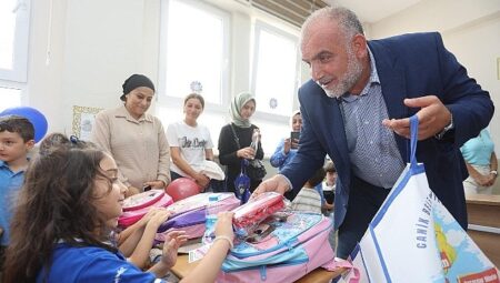 Tüm Öğrencilerin Çanta ve Kırtasiye Seti Canik Belediyesi’nden!