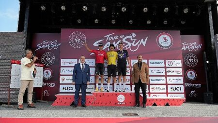 Uluslararası Tour of Samsun Bisiklet Yarışı’na Türk sporcular damga vurdu