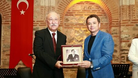 Usta Oyuncu Altan Erkekli Osmangazi’de “Bir Memleket Hikayesi” Anlattı