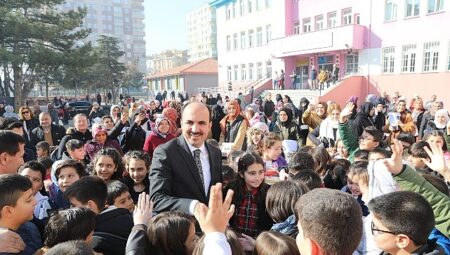 Başkan Altay Yeni Eğitim Öğretim Yılının Hayırlı Olmasını Diledi