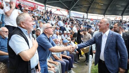 Başkan Büyükakın’a İshakçılar’da sevgi seli