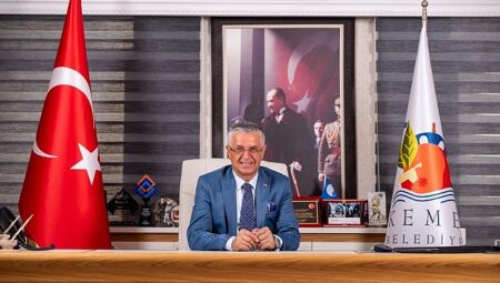 Başkan Topaloğlu’nun eğitime desteği köşe yazısında