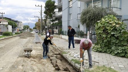 Burhaniye’de Fen İşleri Ekipleri Sahada Çalışmalarını Sürdürüyor