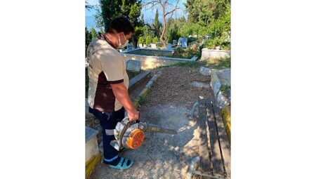 Büyükşehir’den mezarlıklara kesintisiz bakım