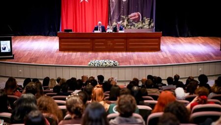 DEÜ Söyleşilerinde “Köklerden Günümüze Türk Dili” Konuşuldu