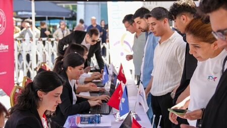 İBB Bölgesel İstihdam Ofisleri’nden iş arayana ve işverene ücretsiz hizmet
