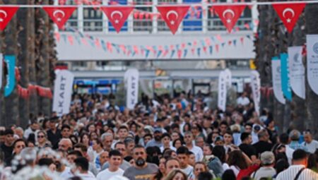 İEF’de eğlence ve sürprizler bir arada