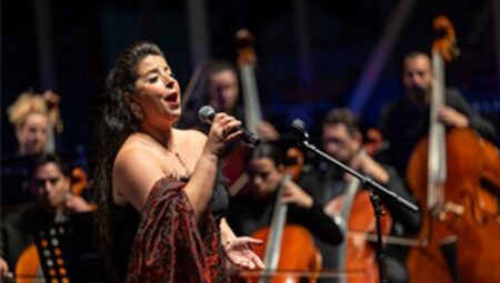 İzmir Oda Orkestrası yeni sezonu Zeytin Sahne’de açtı