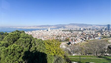 İzmir’in dijital rehberi yenilendi