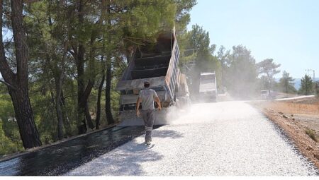 Kaş’ta 40 yıllık yol çilesi sona eriyor