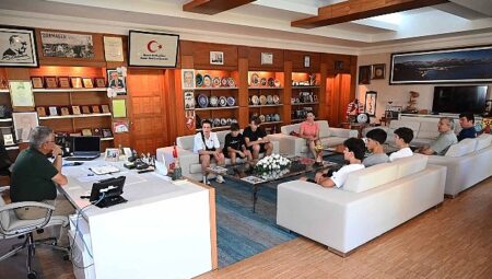 Kemer Belediye Merkez Spor U16 Basketbol Takımı turnuvada şampiyon oldu