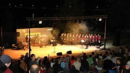 Kurtuluş Coşkusu Gençlik Korosu Konseriyle Yeniceköy’e Taşındı