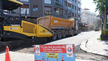 Maltepe’de asfalt çalışması tüm hızıyla sürüyor