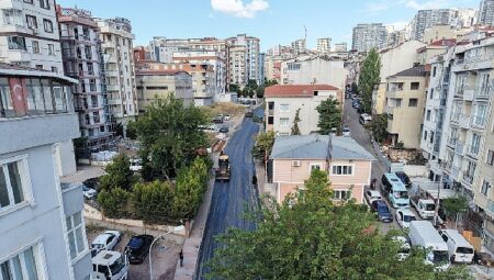Maltepe’de yol yenileme çalışmaları devam ediyor