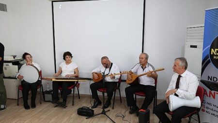Mavi Ev alzheimer hastalarına ve yakınlarına moral oluyor