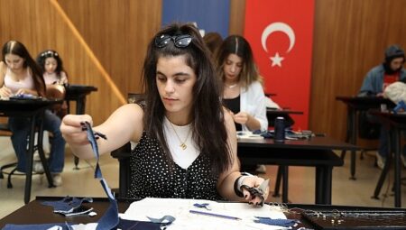 Moda Akademisi’nde hayal gücü kumaşla buluşuyor