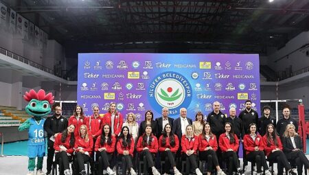 Nilüfer Belediyespor Eker Voleybol Takımı yeni sezona hazır