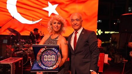 Seferihisar kurtuluşunun 104. yılını büyük coşkuyla kutladı