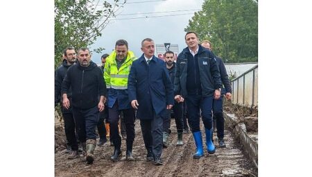 Başkan Büyükakın şiddetli yağıştan etkilenen bölgeleri gezdi