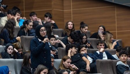 Başkan Büyükakın’dan gençlere kariyer tavsiyesi:  “Hata yapmaktan korkmayın”