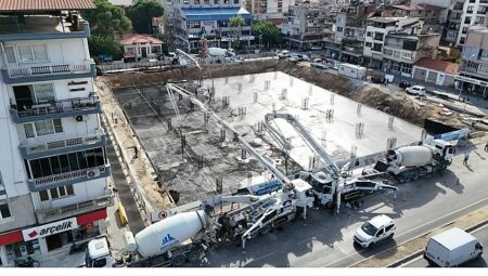 Başkan Çerçioğlu’nun İncirliova’ya Kazandıracağı Cumhuriyet Meydanı ve Yeraltı Otoparkı Projesinde Çalışmalar Sürüyor