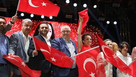 Başkan Ertaş’tan Cumhuriyet Bayramı mesajı:  “Atatürk’ün izinde, Cumhuriyet’in ışığında yürüyoruz”