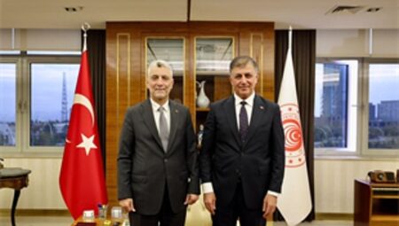 Başkan Tugay’dan Ticaret Bakanı Bolat’a ziyaret