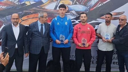 Bisikletçimize Konya ASKF’den “Yılın Sporcusu” Ödülü