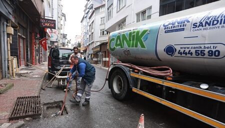 Canik Belediyesi’nden Sağanak Mesaisi: Mazgallar Temizleniyor