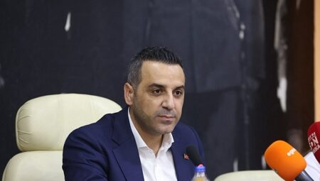 Çiğli Belediyesi Araç Filosunu Güçlendiriyor: 57 Araç ve İş Makinesi İçin Girişimler Başlatıldı