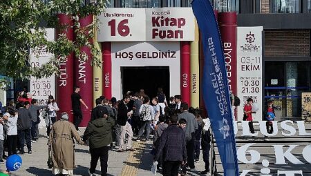 Dünyanın renkleri Kocaeli Kitap Fuarı’nda