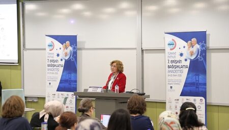 Erişkin Aşılamasıyla İlgili Son Gelişmeler Acıbadem Üniversitesi’nde Masaya Yatırıldı