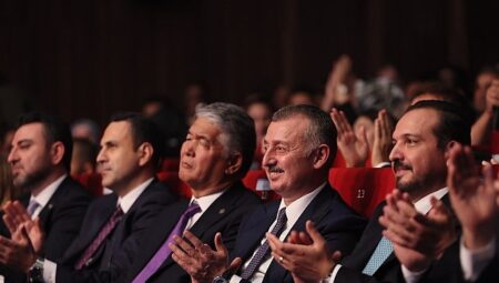 Gençliğin Başkenti Kocaeli’de  300 milyon tek ses tek yürek