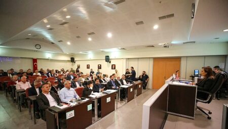 Karşıyaka’nın 6,6 milyar TL’lik 2027 bütçesine onay