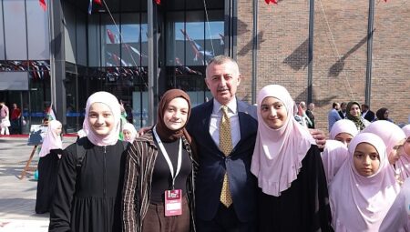Kocaeli Kitap Fuarı’nda Filistin’e destek:  “Nehirden denize özgür Filistin!”