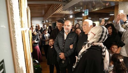 Konya Büyükşehir “Ebru Talebeleri ile Ebru” Sergisine Ev Sahipliği Yapıyor