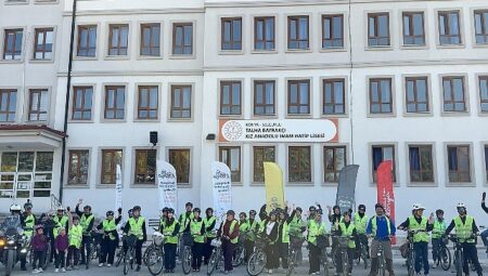 Konya Büyükşehir’in “Bisiklet Dostu Okul” Projesiyle Öğrenciler Pedal Çeviriyor